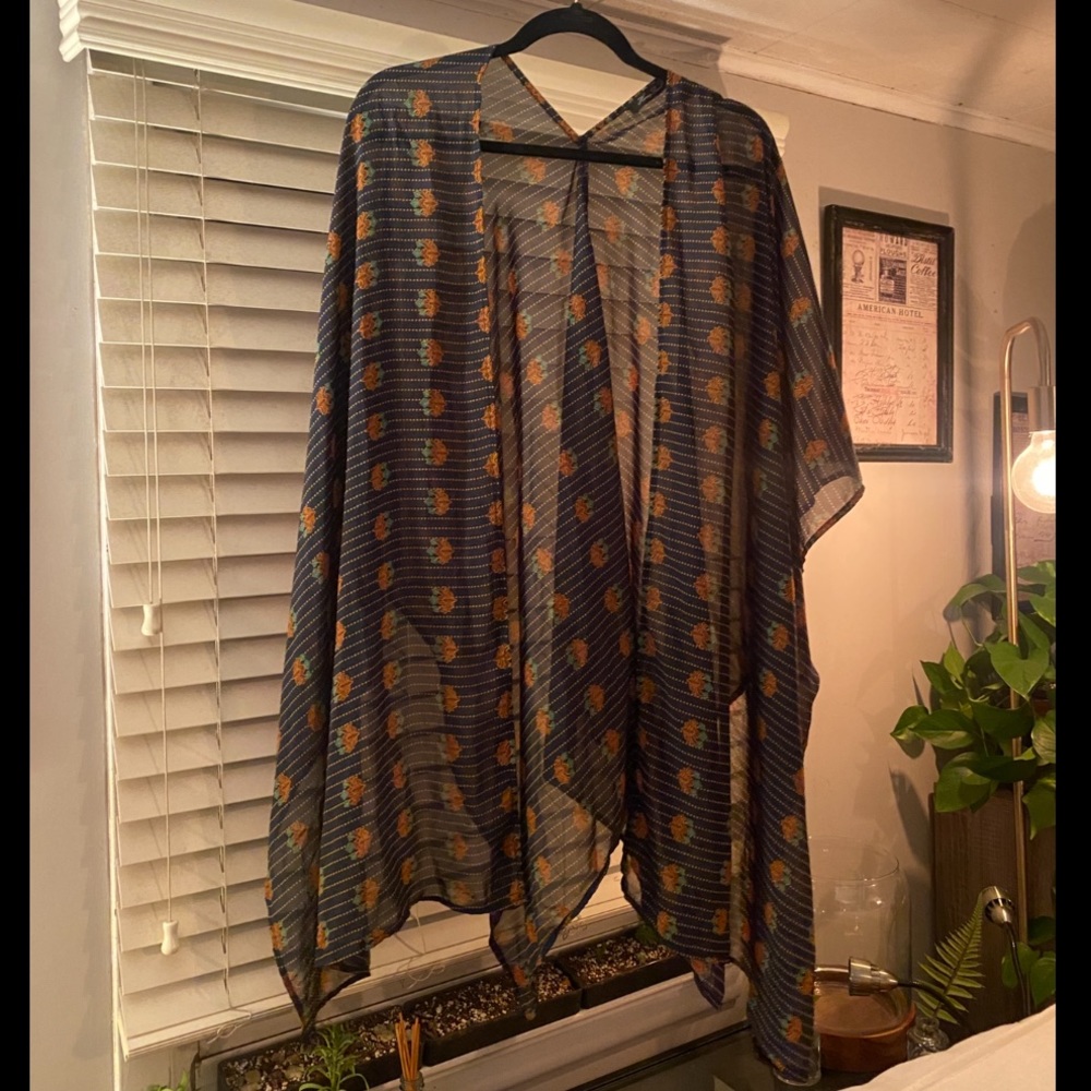 Francesca’s Closet Navy Patterned Kimono